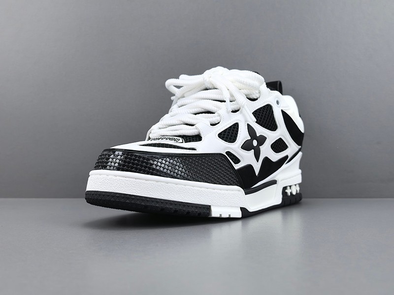 LV Trainer Sneaker 086