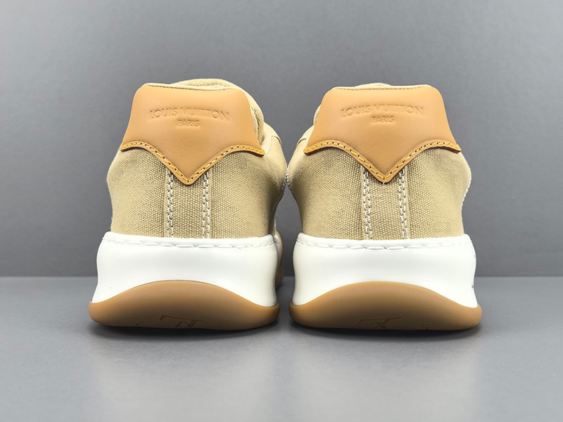 LV Trainer Sneaker 087