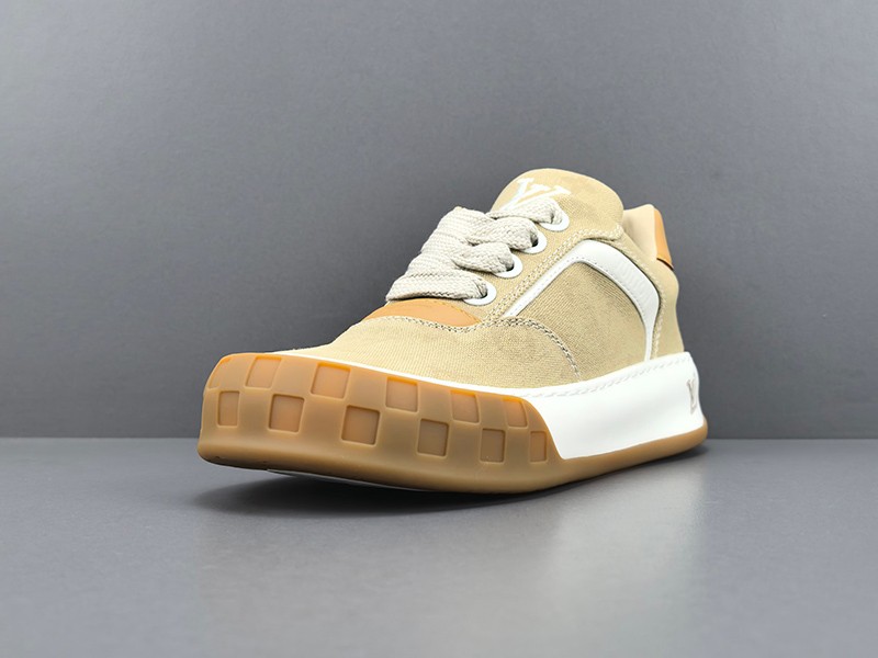 LV Trainer Sneaker 087