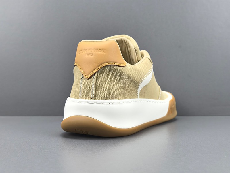 LV Trainer Sneaker 087
