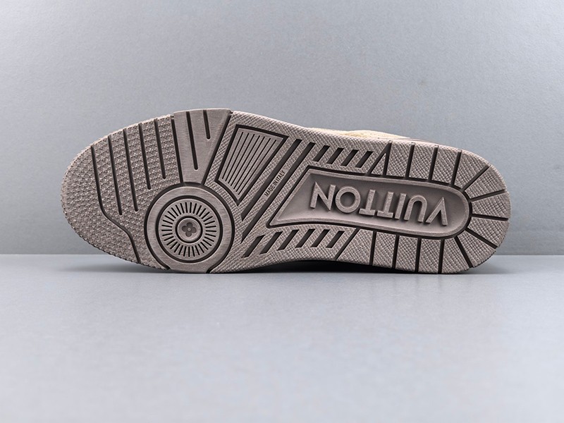 LV Trainer Sneaker 089