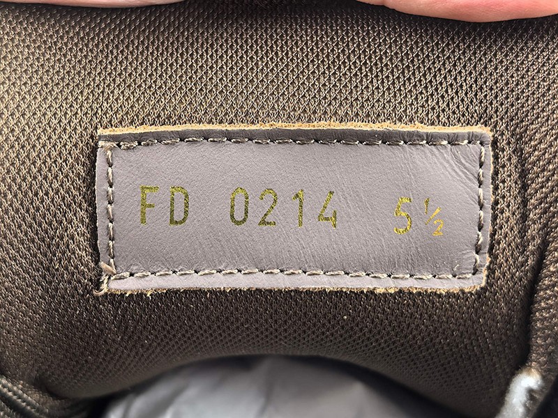 LV Trainer Sneaker 089