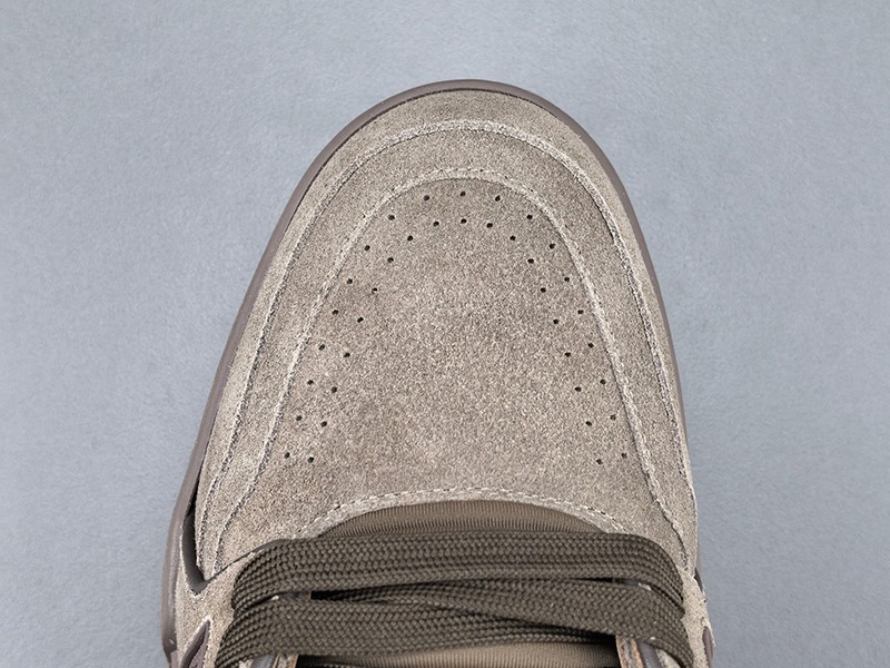 LV Trainer Sneaker 089