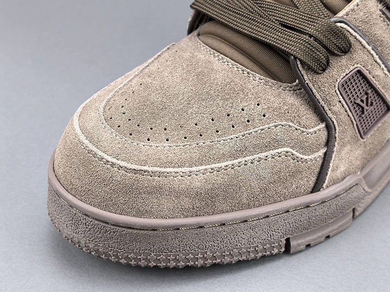 LV Trainer Sneaker 089