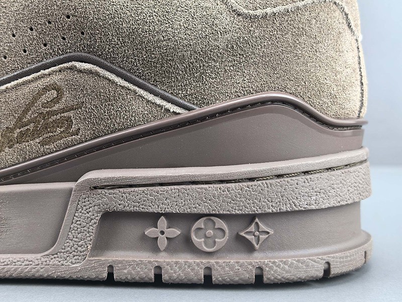 LV Trainer Sneaker 089