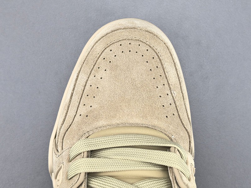 LV Trainer Sneaker 088