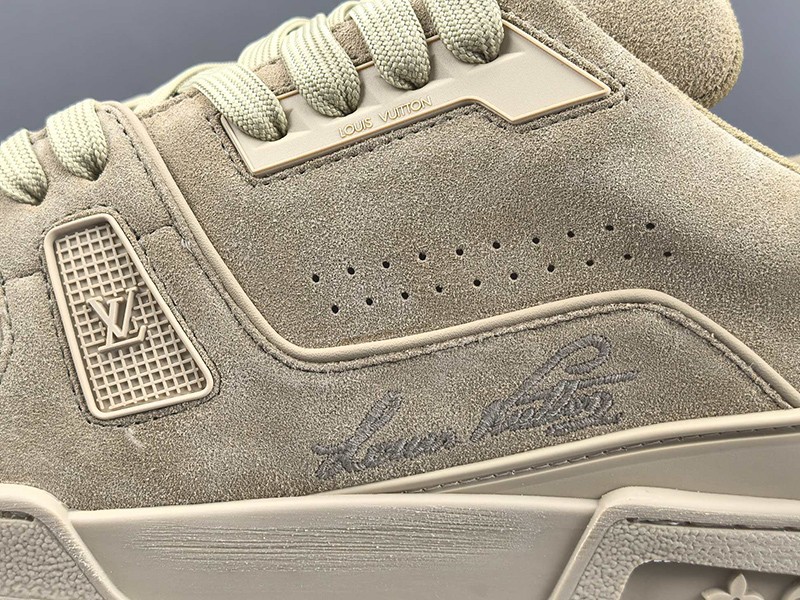 LV Trainer Sneaker 088