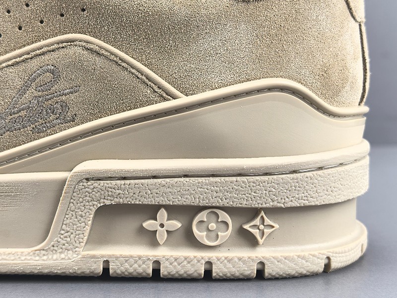 LV Trainer Sneaker 088