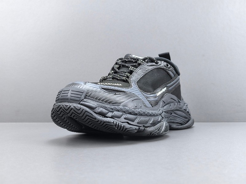 Balenciaga Triple S2 Sneaker 046
