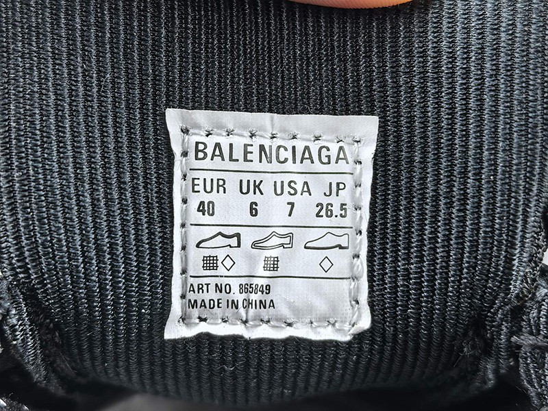 Balenciaga Triple S2 Sneaker 046