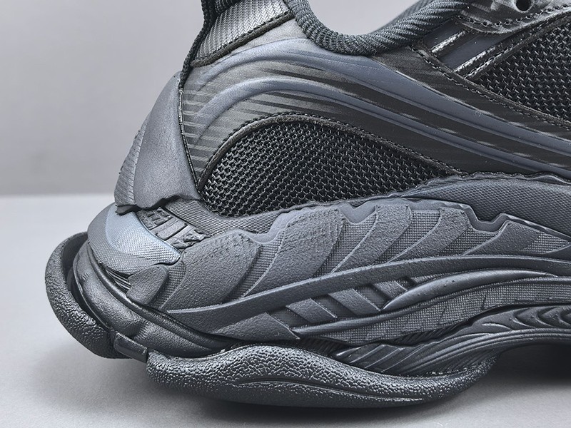 Balenciaga Triple S2 Sneaker 046