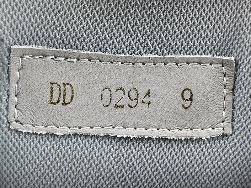 LV Trainer Sneaker 090