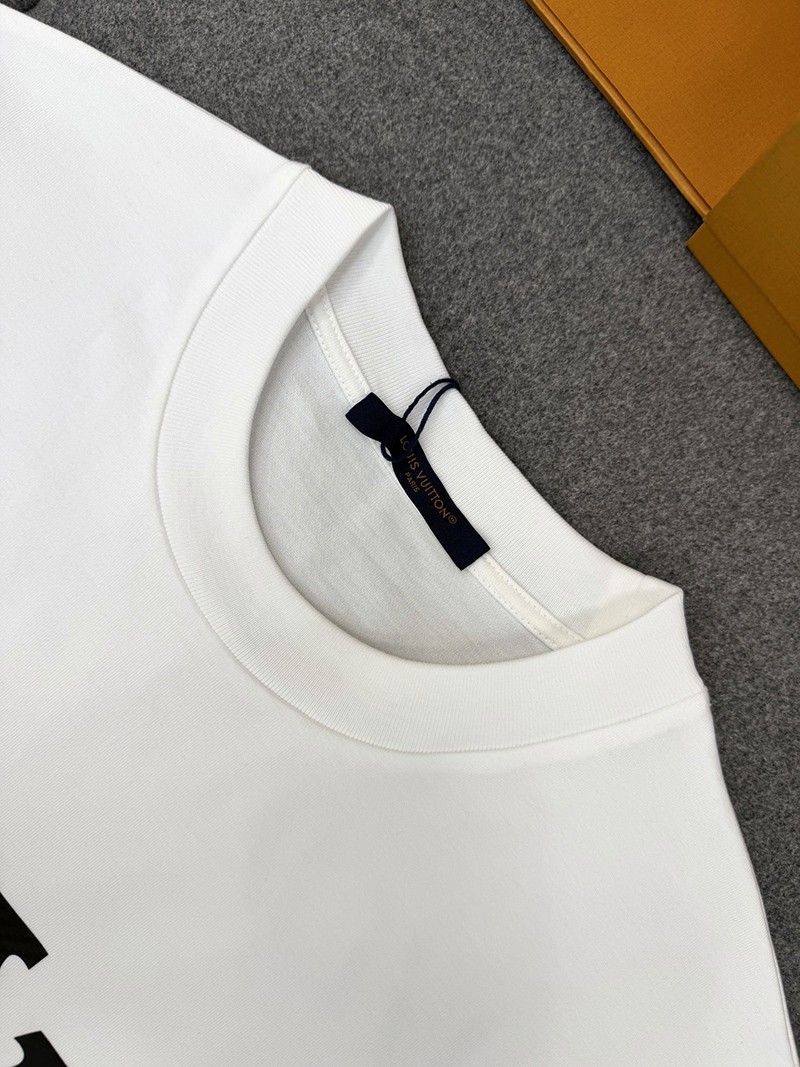 LV T-shirt 061