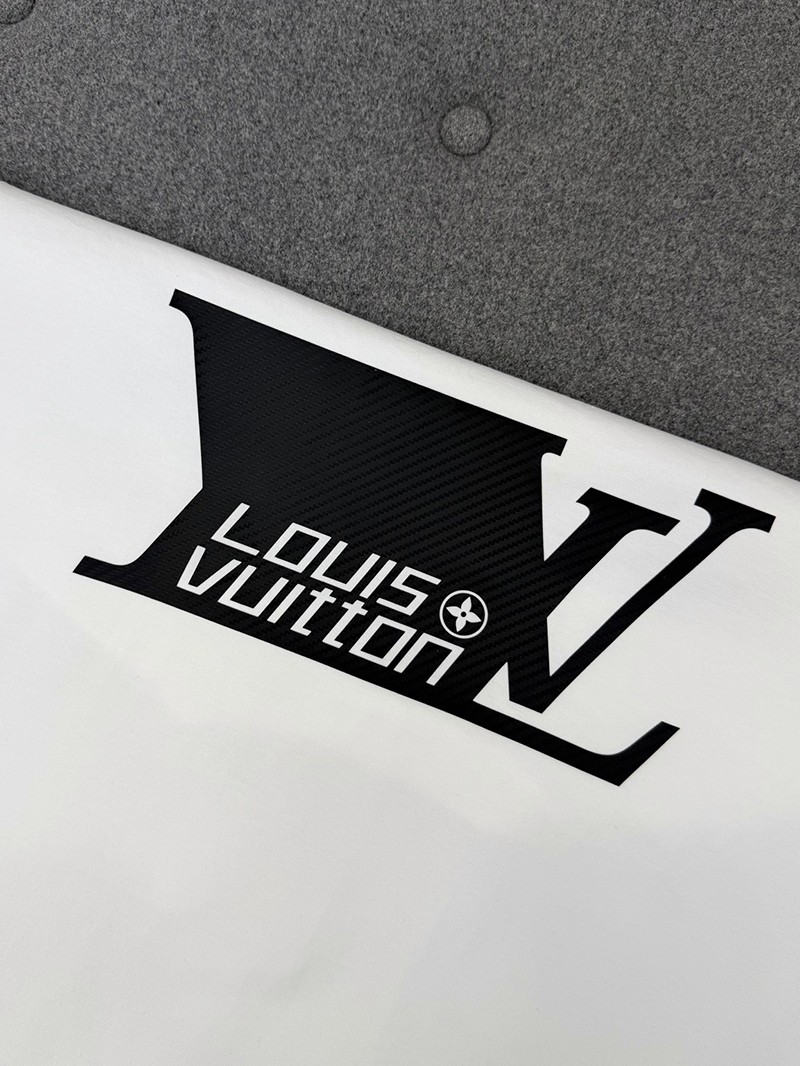 LV T-shirt 061