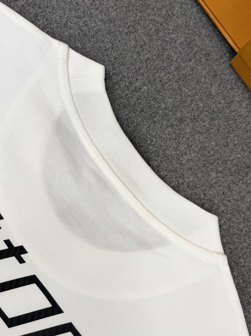LV T-shirt 061