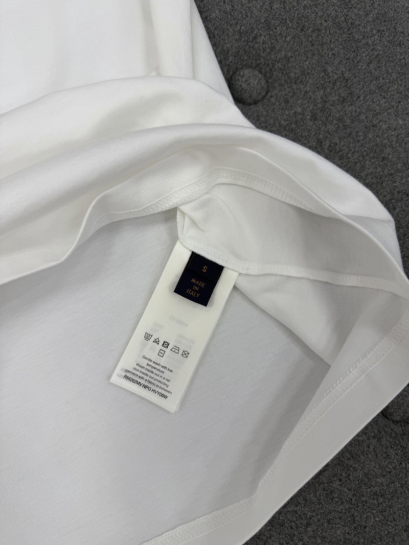 LV T-shirt 061