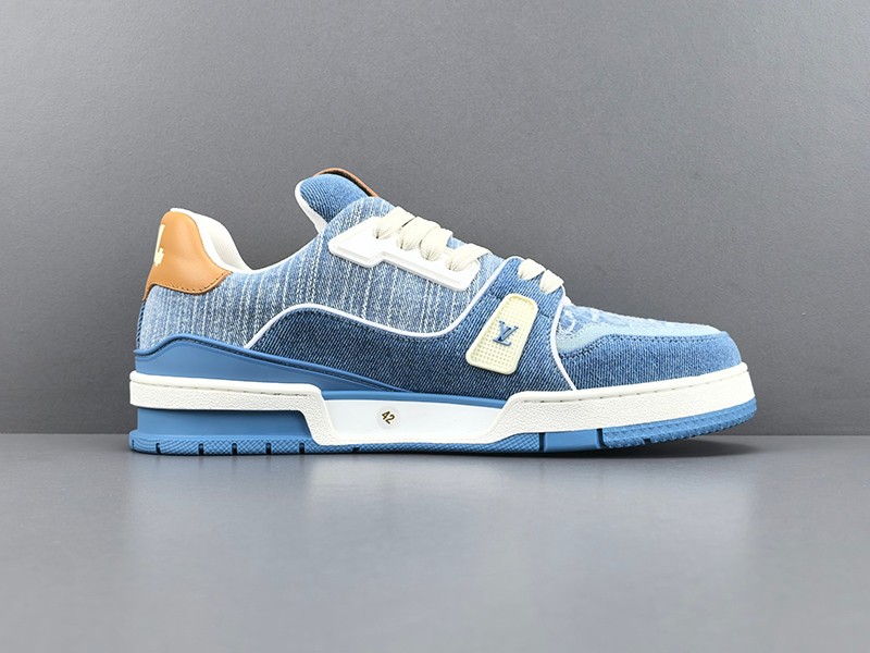LV Trainer Sneaker 092