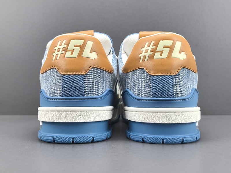 LV Trainer Sneaker 092