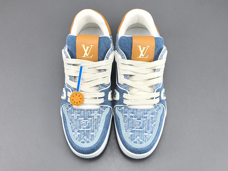 LV Trainer Sneaker 092