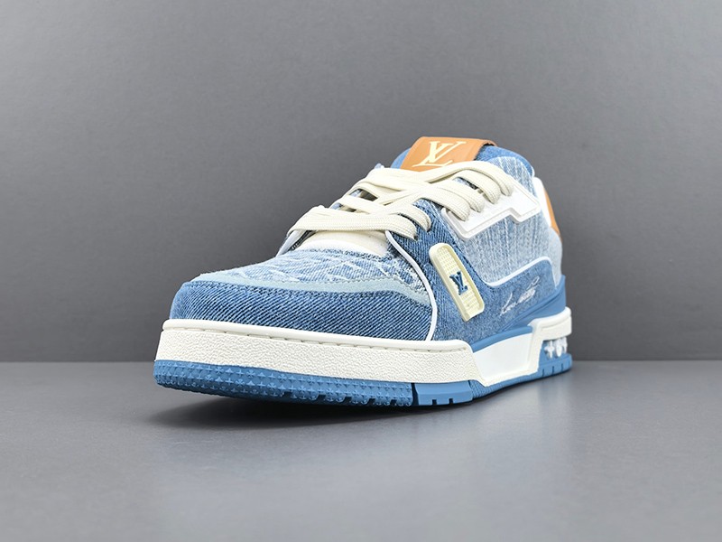 LV Trainer Sneaker 092