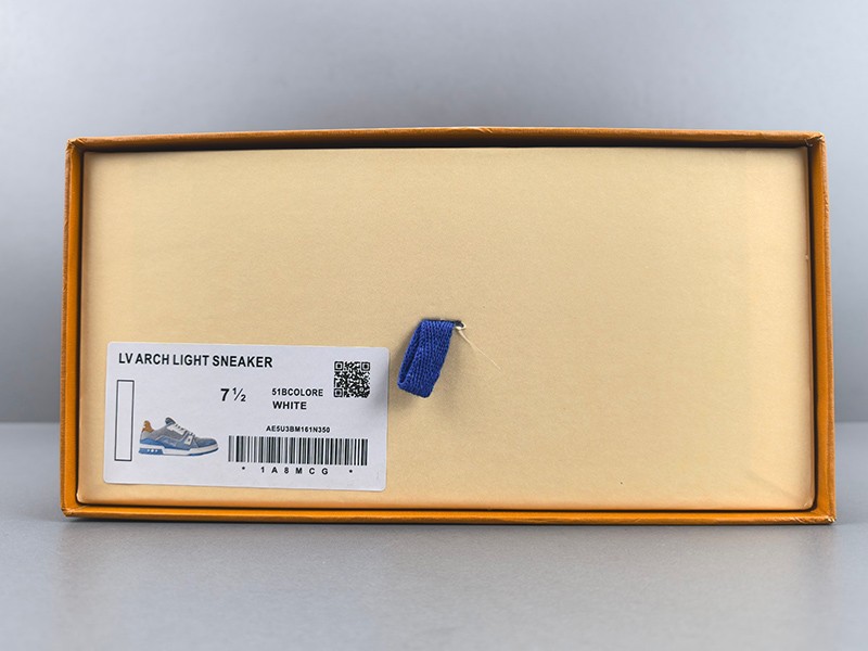 LV Trainer Sneaker 092