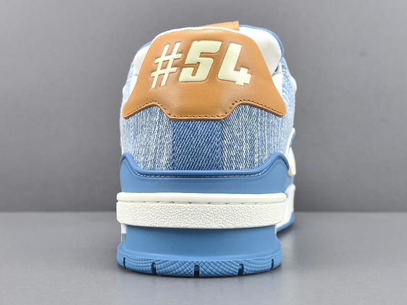 LV Trainer Sneaker 092