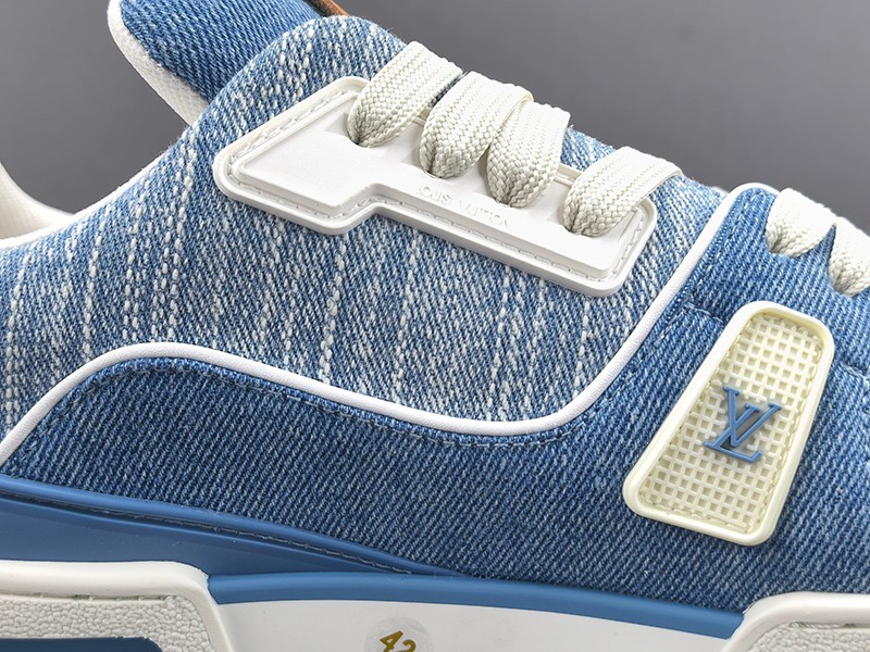 LV Trainer Sneaker 092