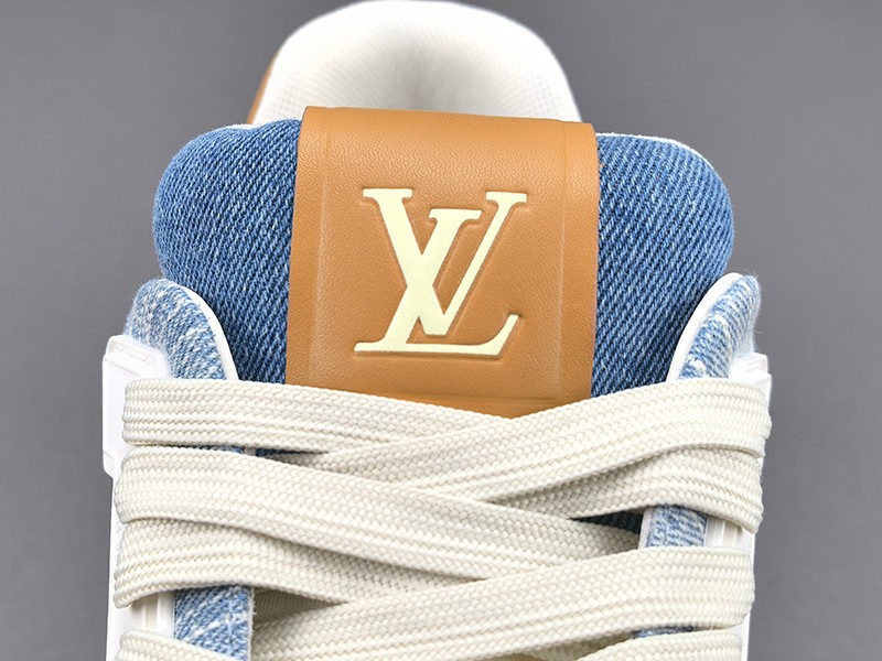 LV Trainer Sneaker 092
