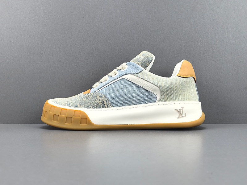 LV Trainer Sneaker 091