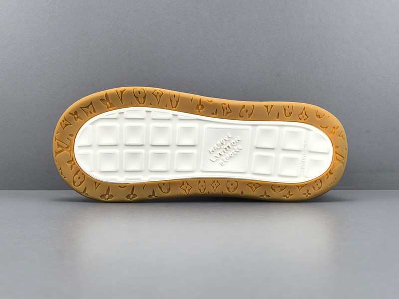 LV Trainer Sneaker 091