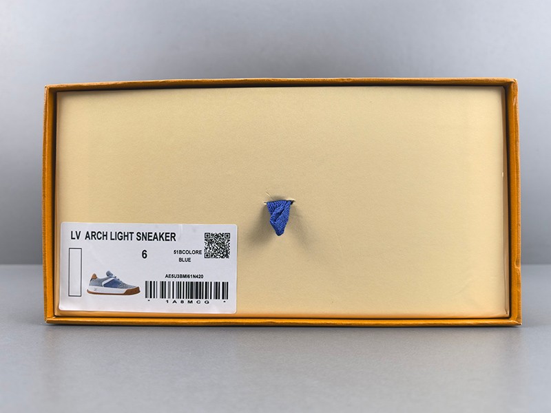 LV Trainer Sneaker 091