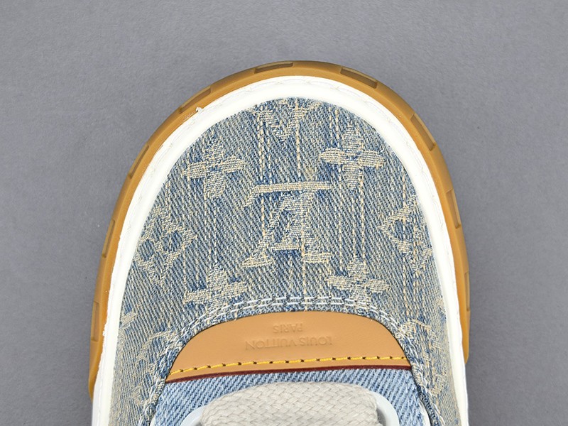 LV Trainer Sneaker 091