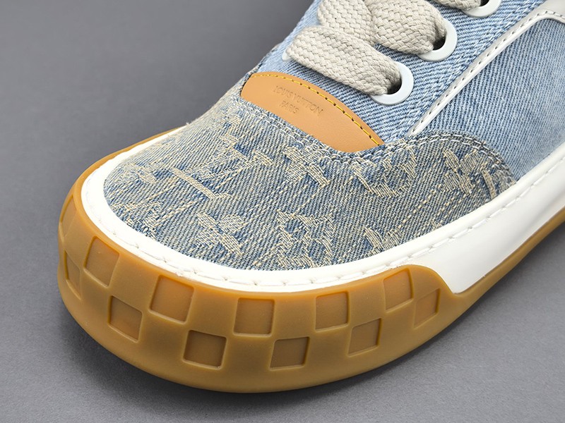 LV Trainer Sneaker 091