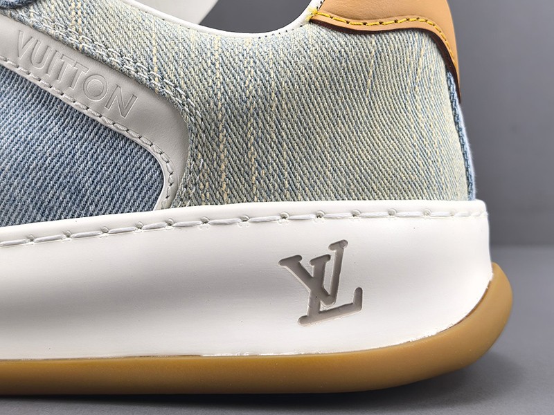 LV Trainer Sneaker 091