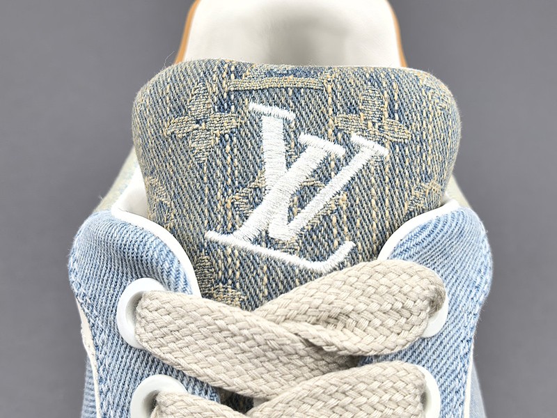 LV Trainer Sneaker 091