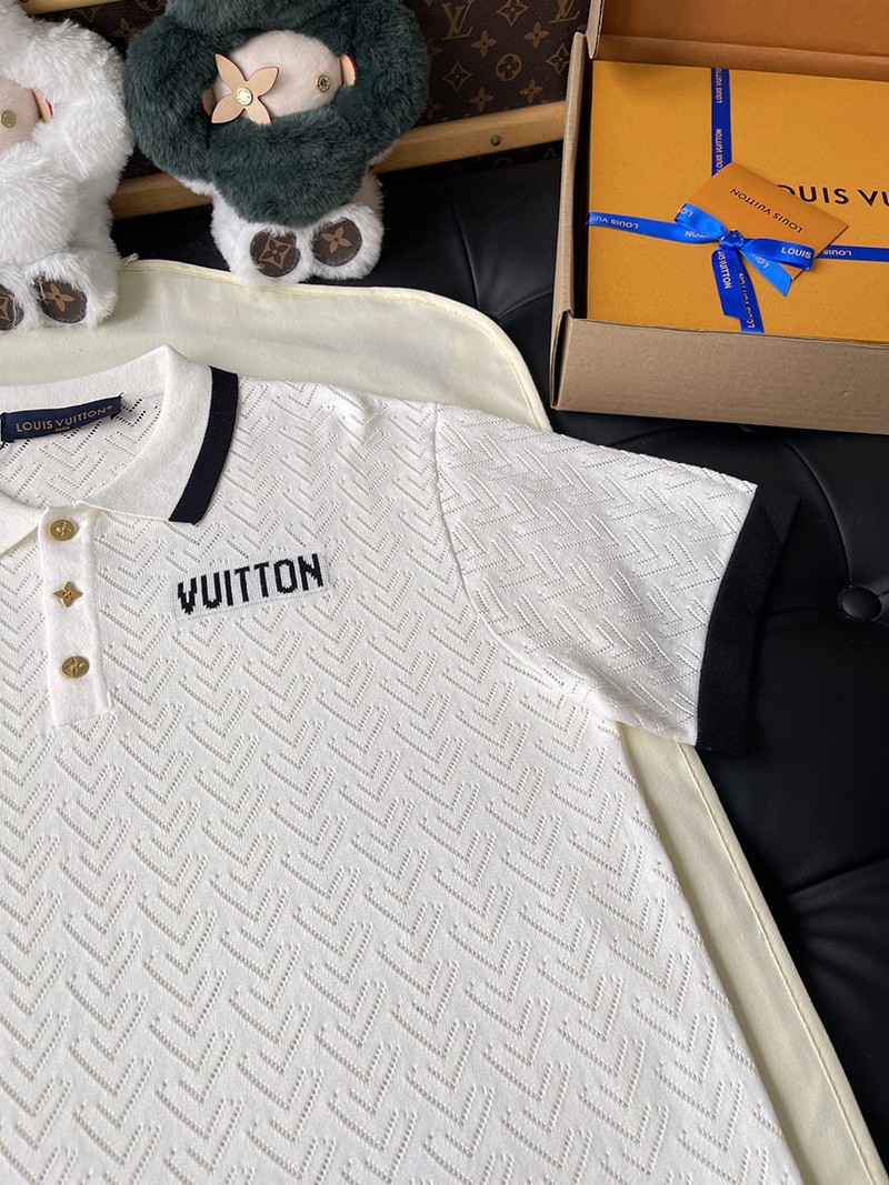 LV T-shirt 064