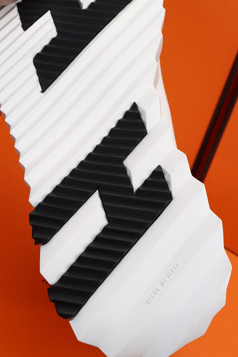 Hermes Bouncing Shoe 018