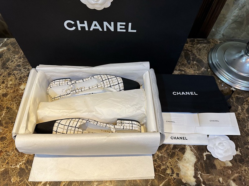 Chanel 24C Slingback Flat 030