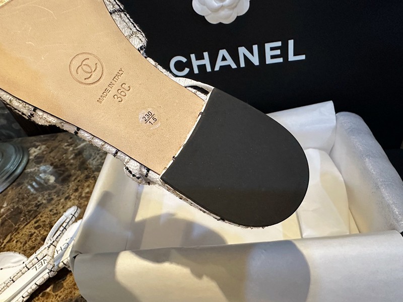 Chanel 24C Slingback Flat 030