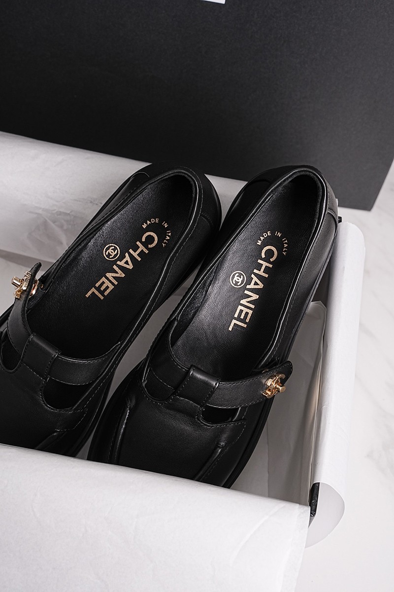 Chanel 25P Wmns Shoe 035