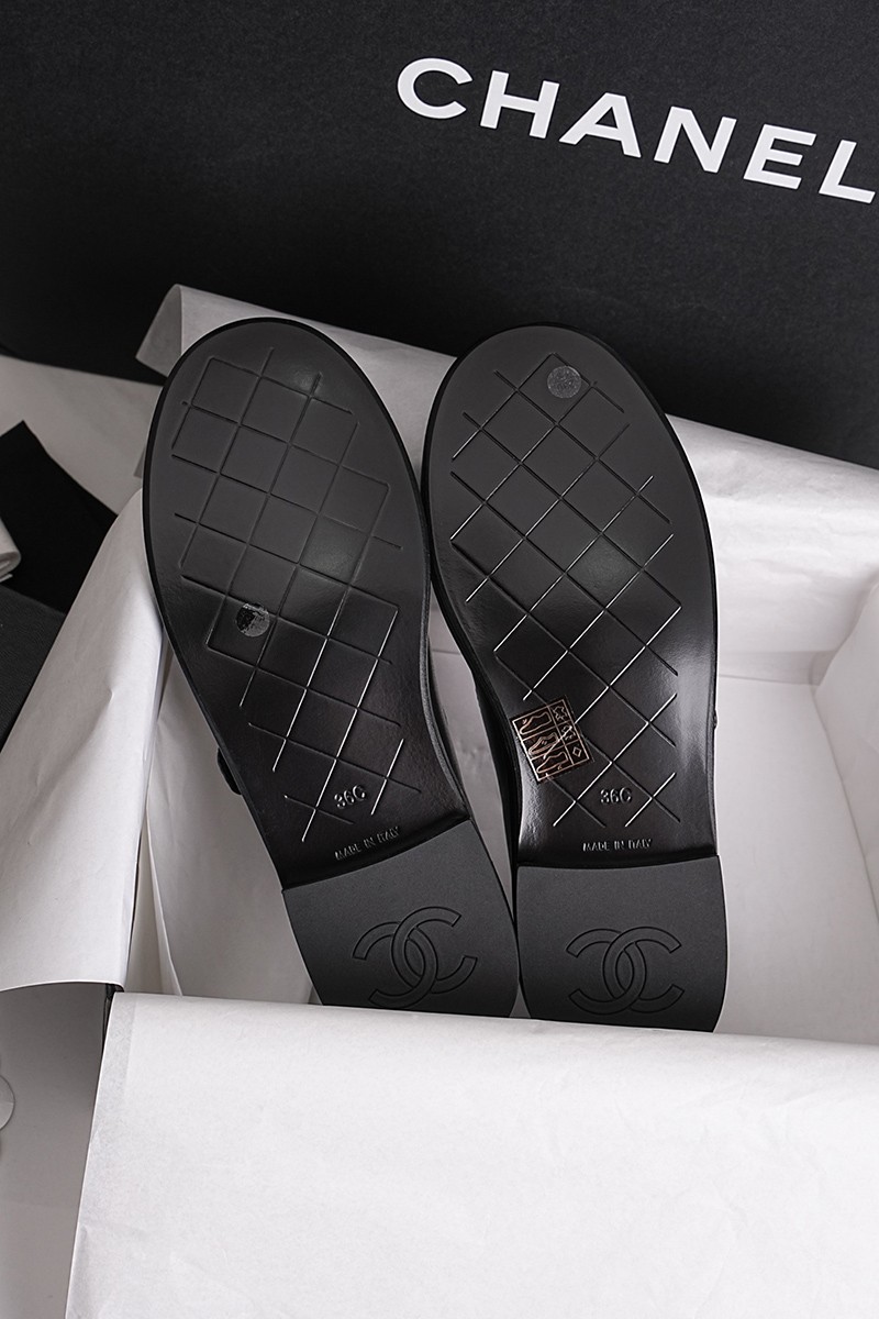 Chanel 25P Wmns Shoe 035