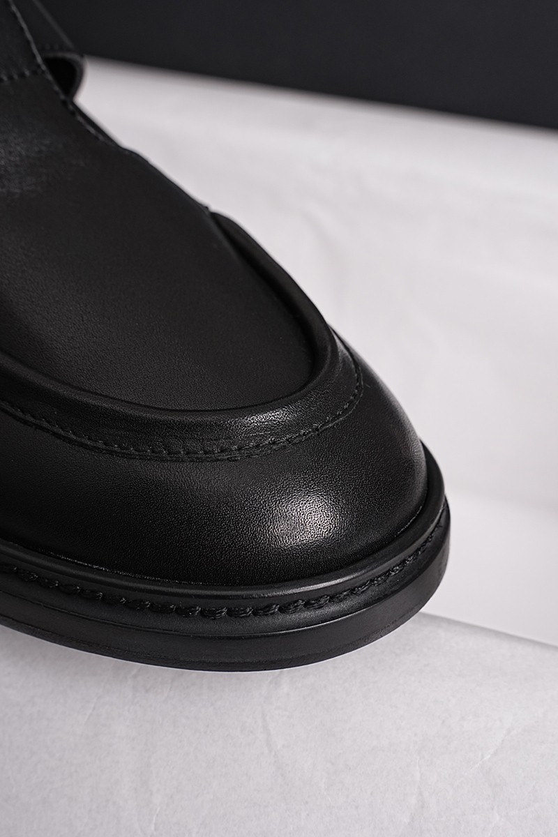 Chanel 25P Wmns Shoe 035
