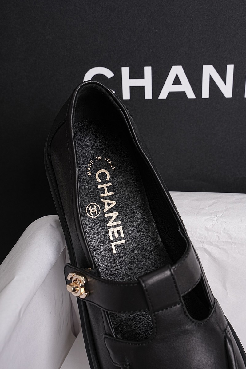 Chanel 25P Wmns Shoe 035