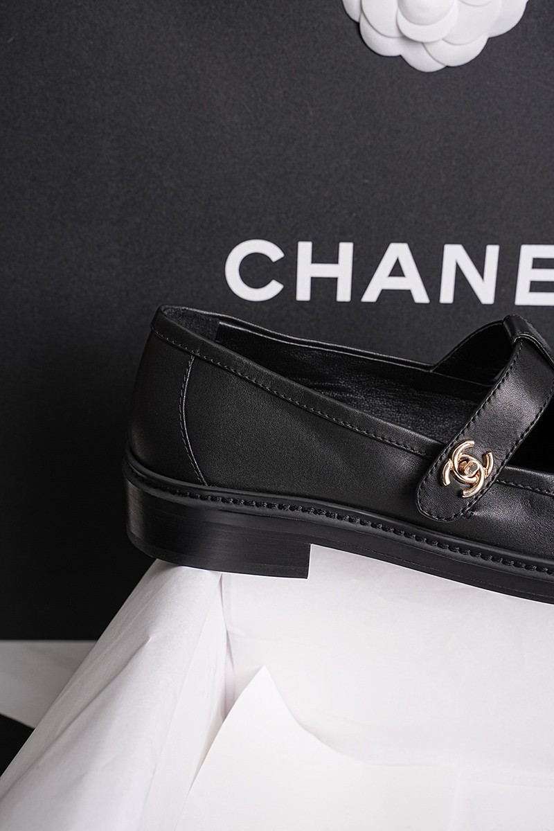 Chanel 25P Wmns Shoe 035