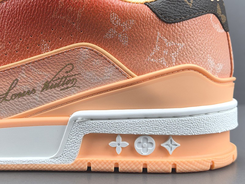 LV Trainer Sneaker 093