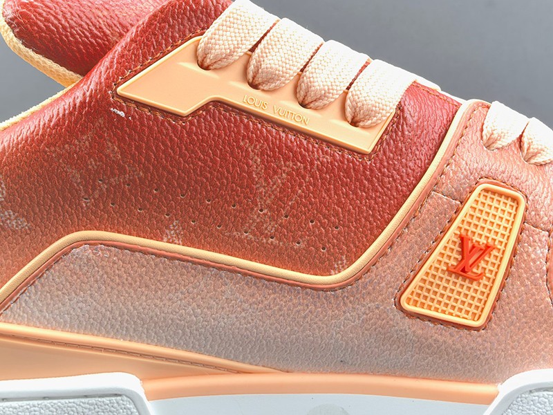 LV Trainer Sneaker 093