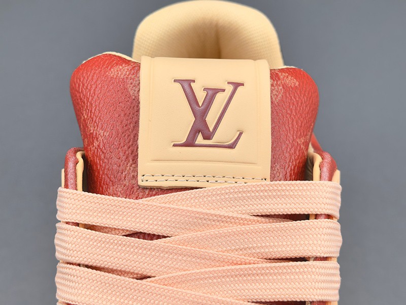 LV Trainer Sneaker 093