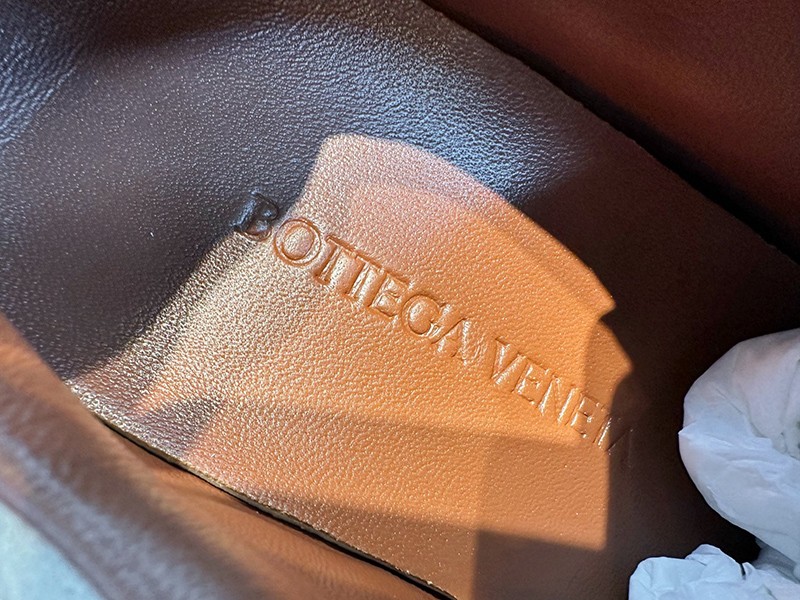 Bottega Veneta Orbit Flash Wmns 005