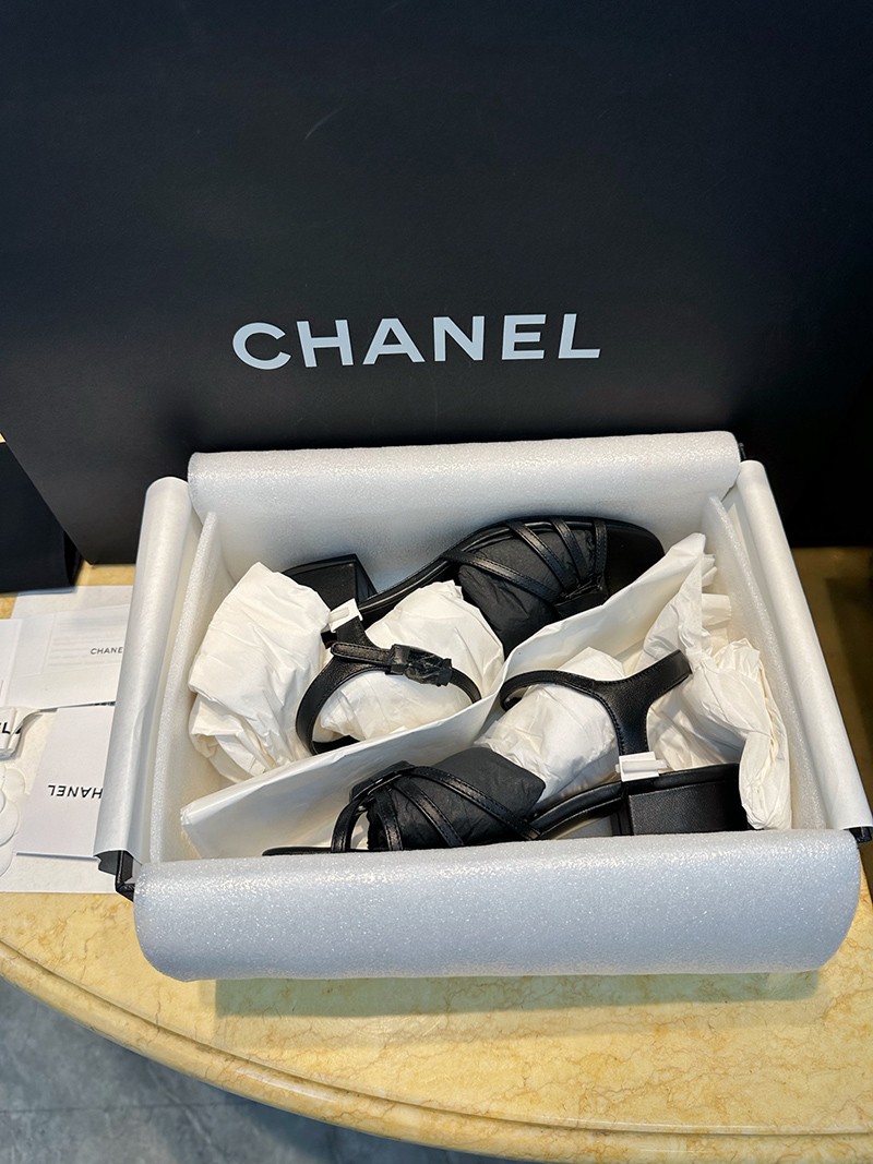 Chanel 25P Wmns Sandal 044