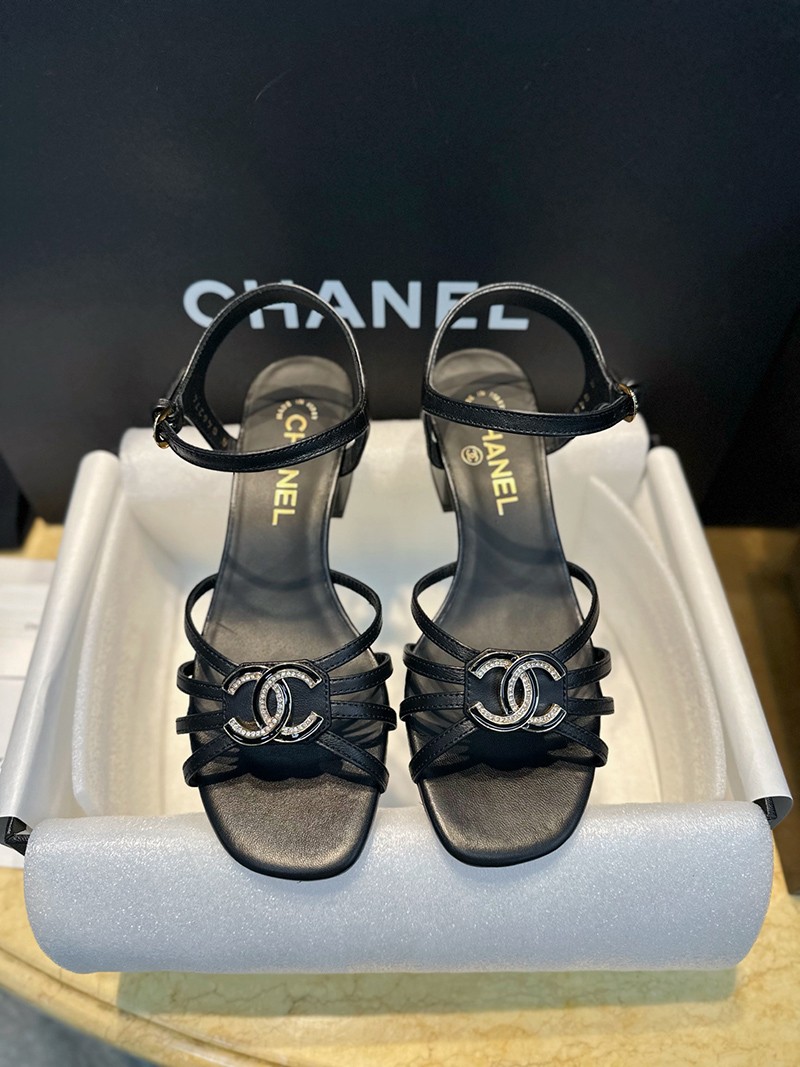 Chanel 25P Wmns Sandal 044